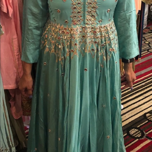 Indian dress - Picture 5 of 11